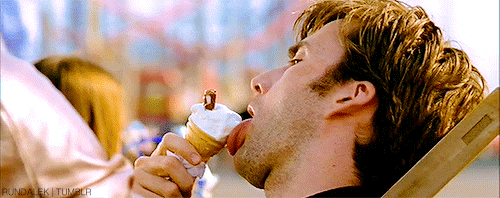 candercam: rundalek: Blackpool - Episode 2❥ Still my favorite David Tennant gif.
