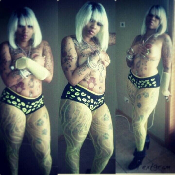goldieloc:  inked ladies 😍😍