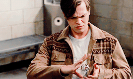 haloless:“like father, like son” ? 04x01/13x01