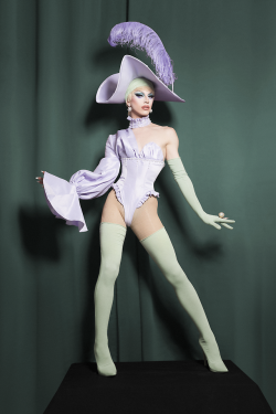 tr4nsf4t:  Aquaria photographed by Tanner