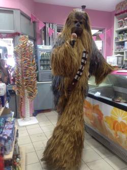 foxtel:  ROAARRRR-ky road? Chewie at the Berry Pop Cosplay Parade.  &lt;3