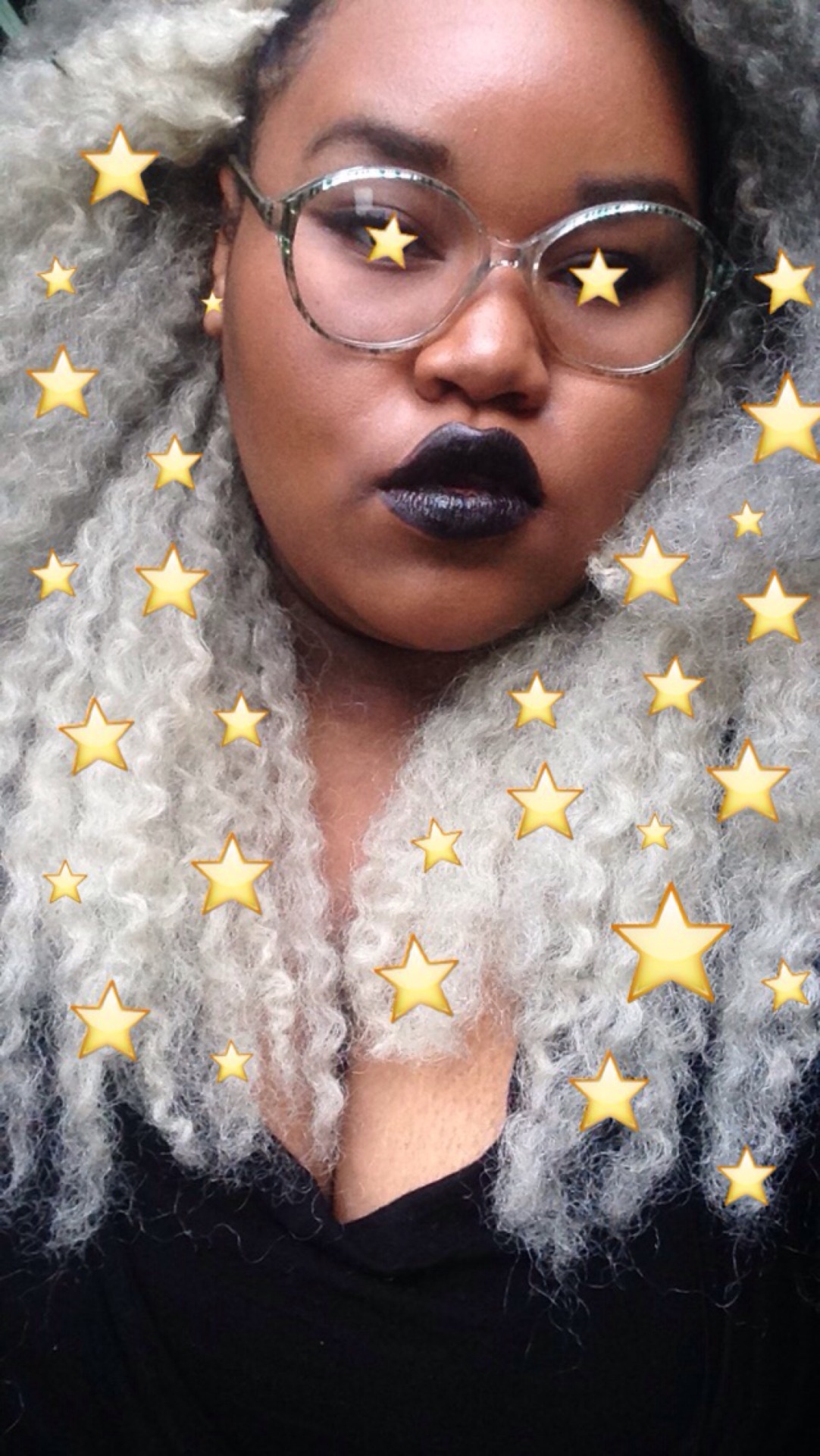 dynastylnoire:  fanm-tris:   HAPPY BLACKOUT!!! 😘😘  ~My first looks of the year