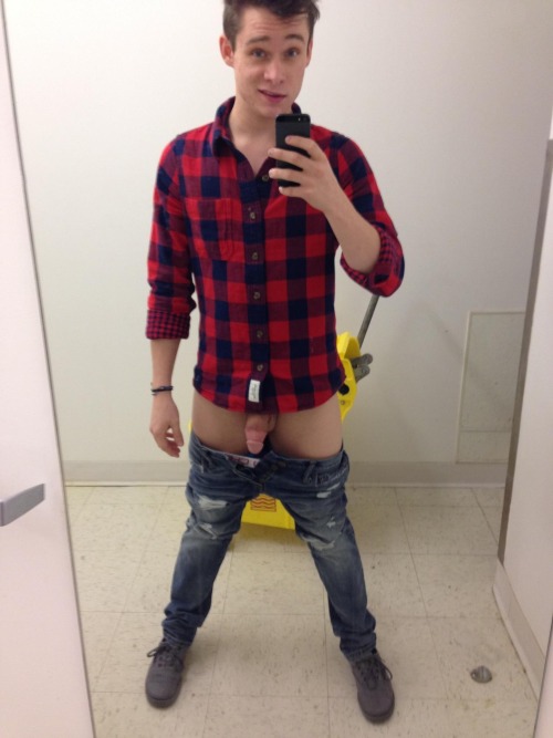 instaguys:  Guys with iPhones Source: gwip.me   