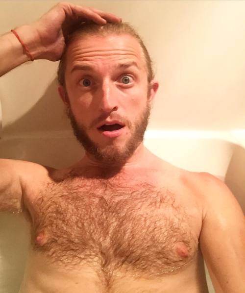 caseyjdady:I have become such a fan of soaking in a bath. Up until a month ago I hadn’t taken one since childhood. Now it’s twice a week. Love soaking, then taking a shower. 😜 #longday #relaxation #goodvibes #lavender #bath #scruffygay #hairychest