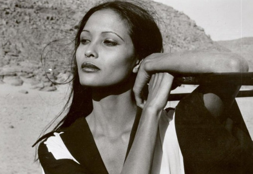 vintagewoc:laura gemser in smooth velvet, raw silk (1976)