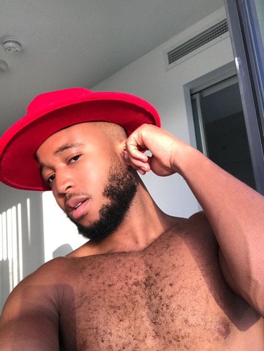 nathanielnoir:  Sunday vibes: gotta find some new fits 