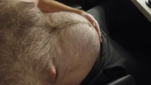 Hey all, it’s me, beefybear! Had to make a new Tumblr account, but still gonna share the belly like 