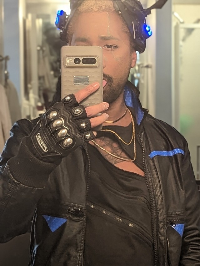 Doing a chromed out cyberpunk 2077 edge runner original cosplay for the entertainment Expo this year, here's a preview: