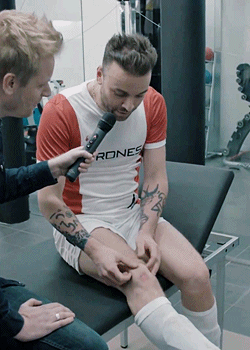 chriswolstenbeast: “You have a knee injury… now?” (x)