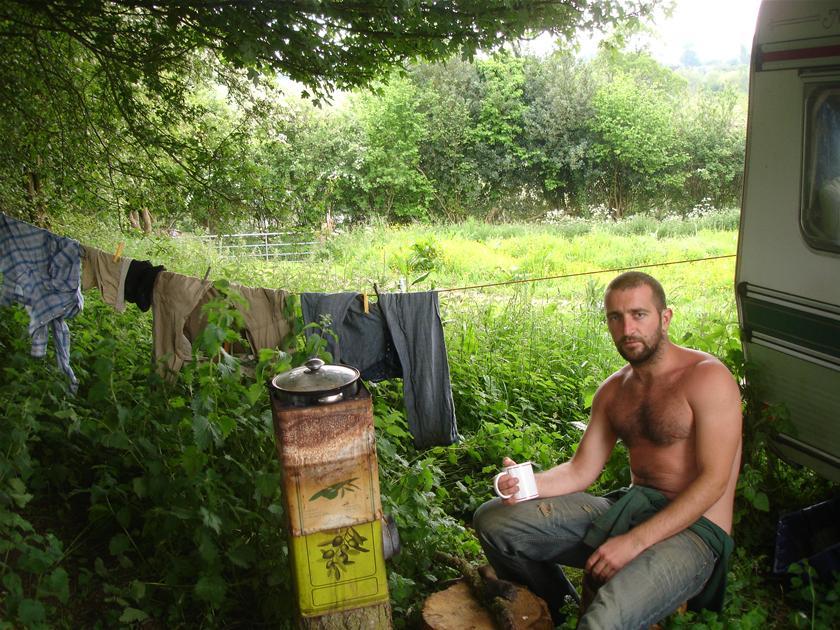 leratchethippie:  consumed-youth:  Irishman Mark Boyle tried to live life with no