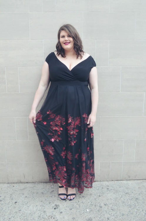 themanfattanproject:  What I Wore: Merlot SequinsI’m so happy that the freezing temps took a small break this afternoon so I could wear this luxe Igigi dress. The quality is impeccable and I love the sequins detail! As for the shoes, they’re from