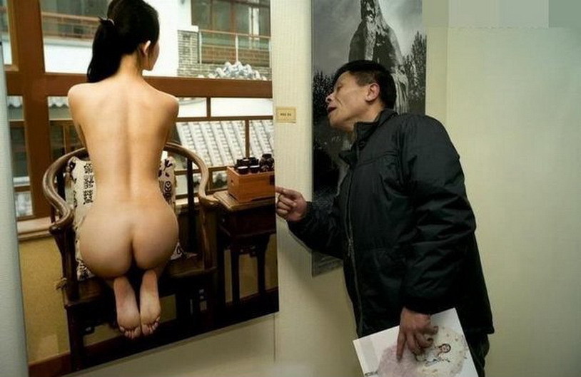 blogdehumor:  Ver más allá de los cuadroshttp://blogdehumor.tumblr.com/ 