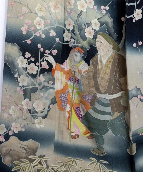 Fabulous antique susohiki/hikizuri depicting a scene from famous tale Shitakiri Suzume (tongue-cut s