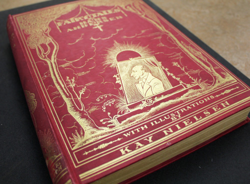 muspec:This 1924 book of Hans Christian Andersen’s fairy tales features illustrations by Kay Niels