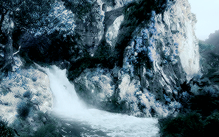 orcpher:Spring passes and one remembers one’s innocence.Summer passes and one remembers one’s exuber