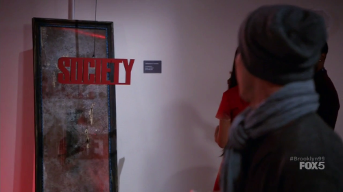 An art gallery, in Brooklyn Nine-Nine, Boyle&rsquo;s Hunch, S03E03, 2015 (feat. Andy Samberg, St