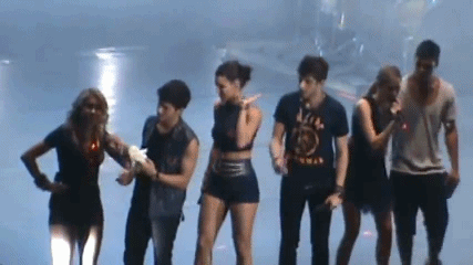 team-lumelchamic:  esse gif é a+ ,KKKKKKK’ 