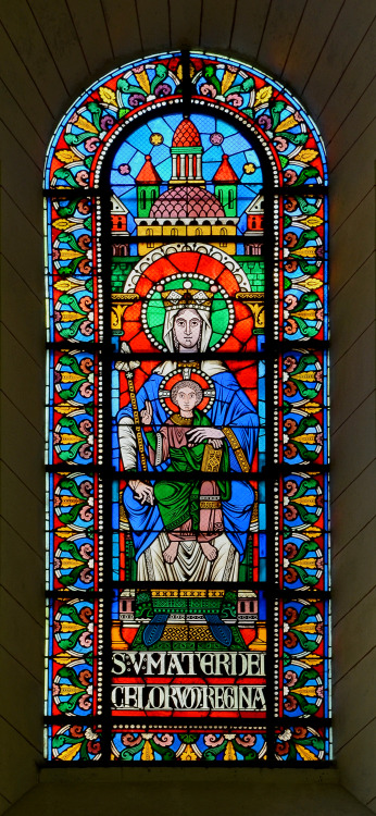 Stained glass window depicting Virgin Mary and Jesus, Cathedral of Angoulême, Charente, France, unkn