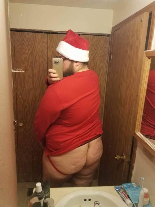 koalabearycrunch: singleinoh89: Merry Christmas and a Happy new Year from yours truly, Santa! I hope