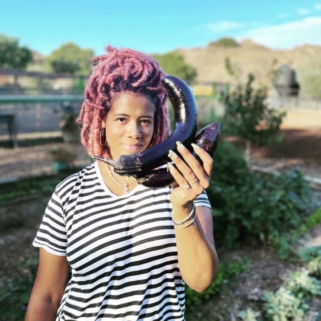 yanthecapricorn:Black Women and their harvests🌿🧺🍅🥬