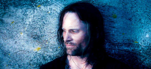 leeeeeeeeeegooooooooolaaaaaaaaas:Aragorn smacking Gimli for snoring in Lothlórien is one of my favor