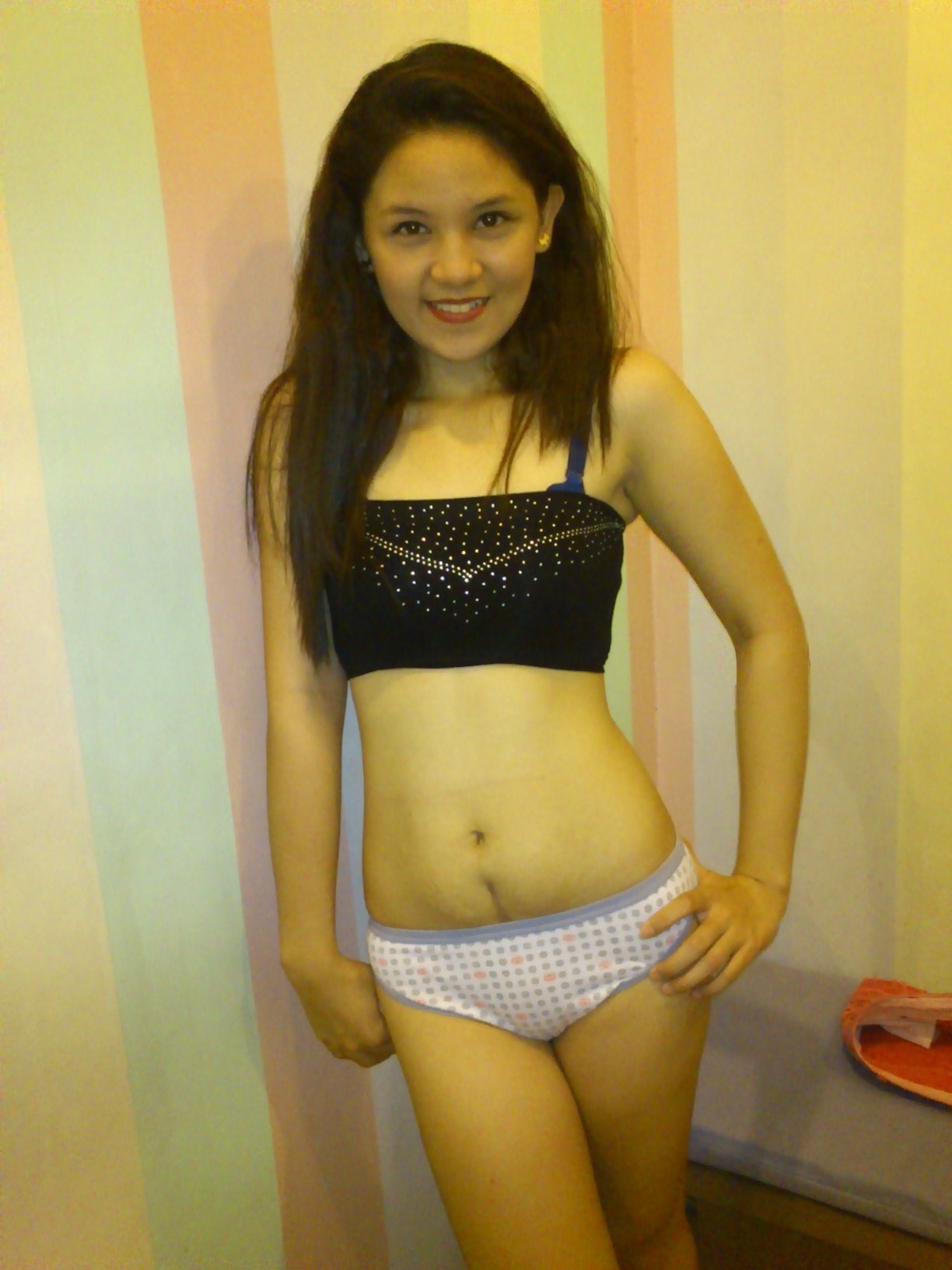 konkek:  Series - 01  Submit your own pics on Kik or Snapchat to fyeahcellpics