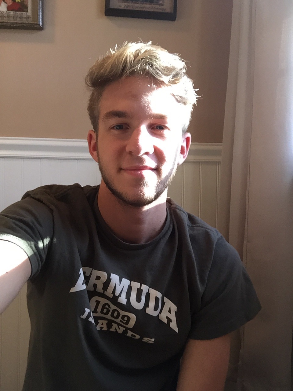 curtainsofawaterfall:  curtainsofawaterfall:  got some nice toilet selfies here featuring