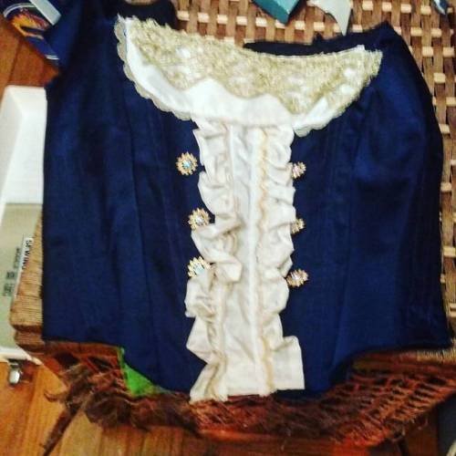 Please excuse the crappy photo quality, but here’s the beginning of bodice work on Frau, my first Sa