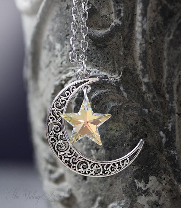 outlawempress:  Moon and Stars via the vintage angel 