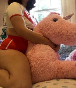 mysoftprincess: i like to grind on my unicorn…gets