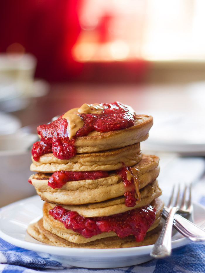 tinykitchenvegan:  Vegan PB&amp;J Pancakes