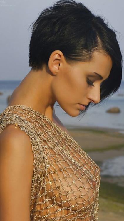 pussyslip:  More nip slips and pussy slips pics at http://pussyslip.tumblr.com/