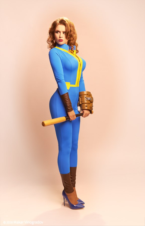 cosplayblog:   Vault Dweller (in pin-up style) from Fallout 4     Cosplayer: RGTcandy [VK | TW | YT] Photographer: Makar Vinogradov  
