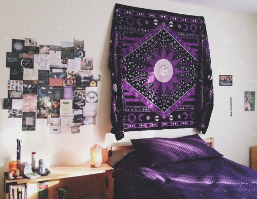 solaces: emerald-e-y-e-s: secretlymarriedtobatman: solaces: cloudyache: solaces: my room makes me so