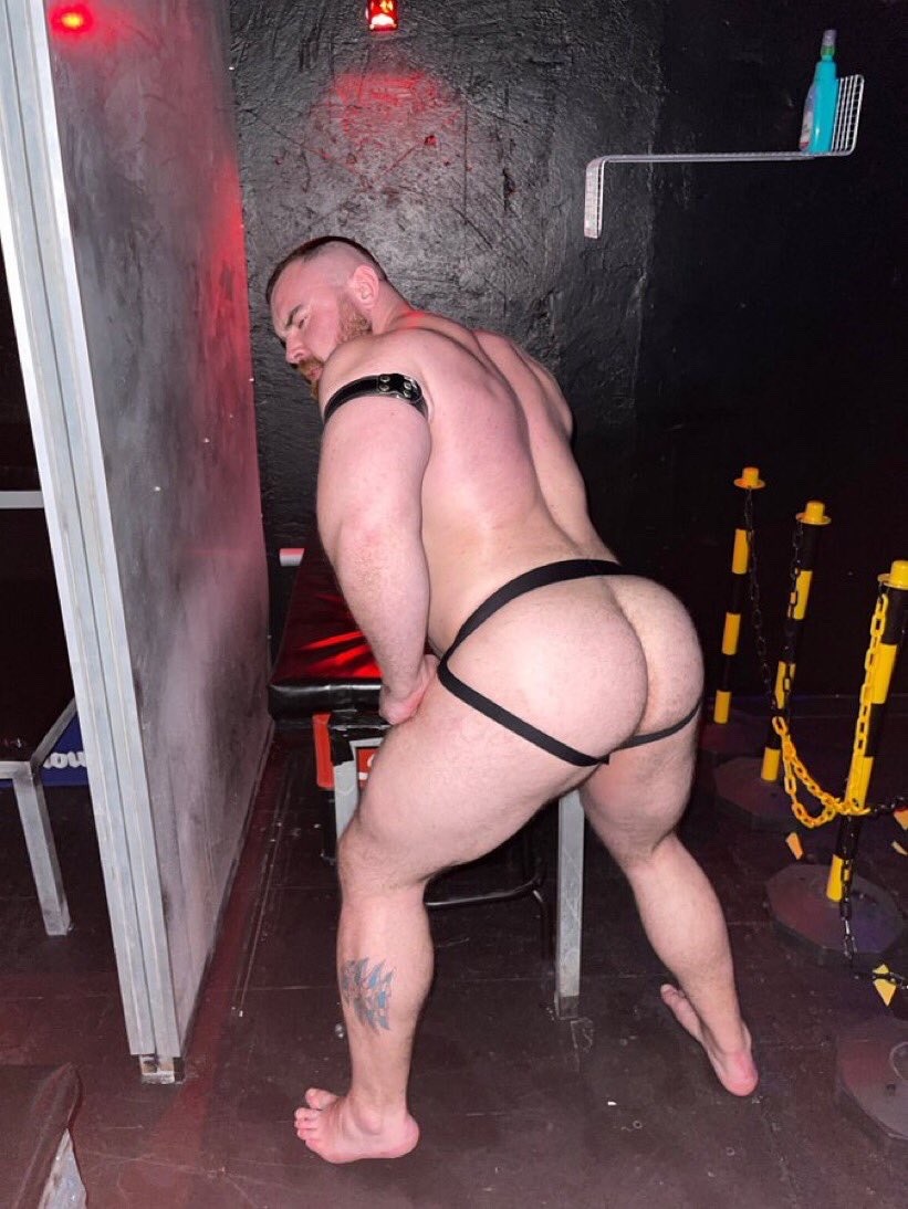 taffman44:beefybutts:So thick and tasty! Mmmmm I would  Yes please 