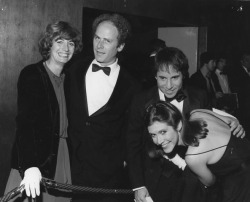 spoilerfreedays: andrealva:  i-love-artie:  spoilerfreedays:  Penny Marshall, Art Garfunkel, Paul Simon and Carrie Fisher at The Empire Strikes Back premiere.  And while this picture was being taken Artie and Penny’s hotel room was flooding because