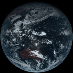 bobbycaputo:  Here’s the First True Color Photo of Earth Snapped by Japan’s New Himawari 8 Weather Satellite