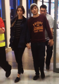 justelounor:  Louis and Eleanor arriving at the arena in Melbourne, Australia - 28.10 