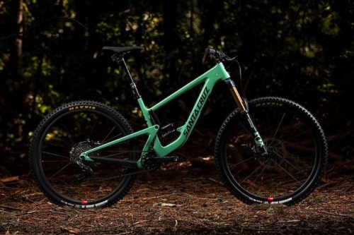 tsurun: (via First Ride: Santa Cruz Megatower - Pinkbike)