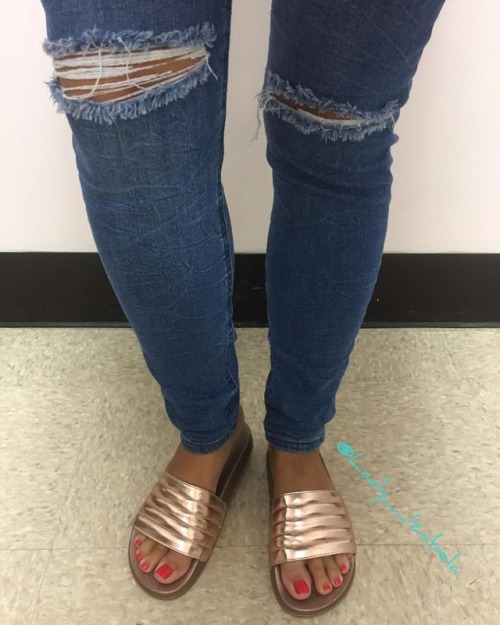 Casual and comfy today! Sandals courtesy of a follower that would like to remain anonymous . #feetpo