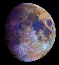 themagicofreality:  Isotopic photo of the Moon.