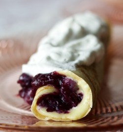 larra-may:   Blueberry Lemon Curd Crepes