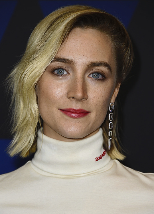 henryscavills:Saoirse Ronan attends the 2018 Governors Awards - Tumblr Pics