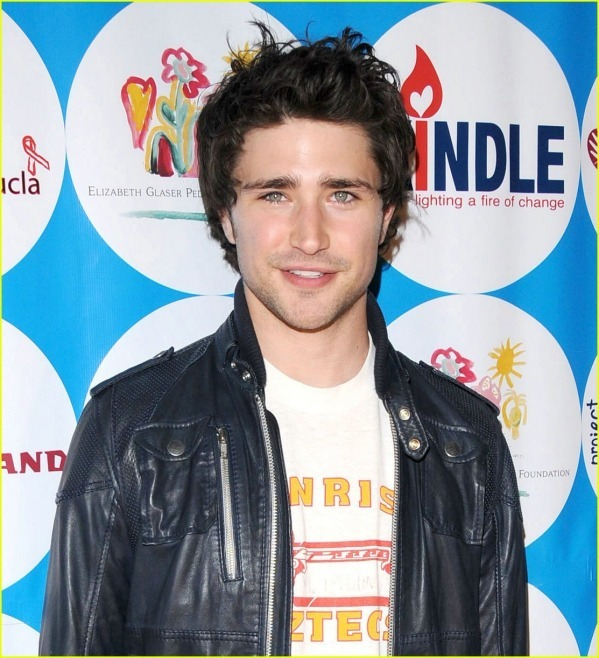 ireneleroy:15 Celebs We Didnt Know Were Gay#14Matt DallasThe “Kyle XY” star came