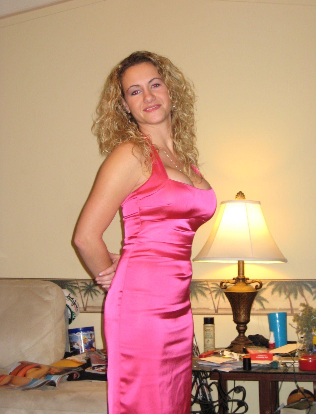 luvthemilfs:  1 of 4