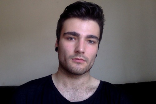 lukewarnes:  rockin that 5 o‘clock shadow