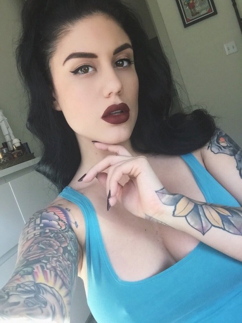 pussyconnoisseur6996:  Sexy & Tatted Jordyn 🔥🔥🔥