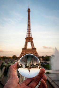 plasmatics-life:  La Tour Eiffel ~ By Ghislain Butruille