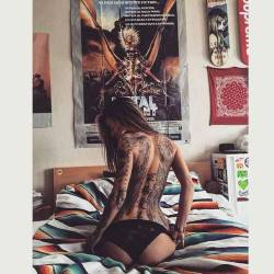 72tattoo:  Amanda Justyne