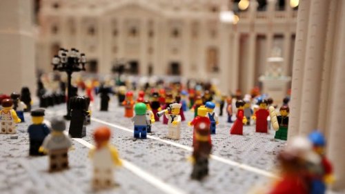 lilaccatholic: legollection: Catholic priest builds LEGO version of the Vatican, complete with nuns 